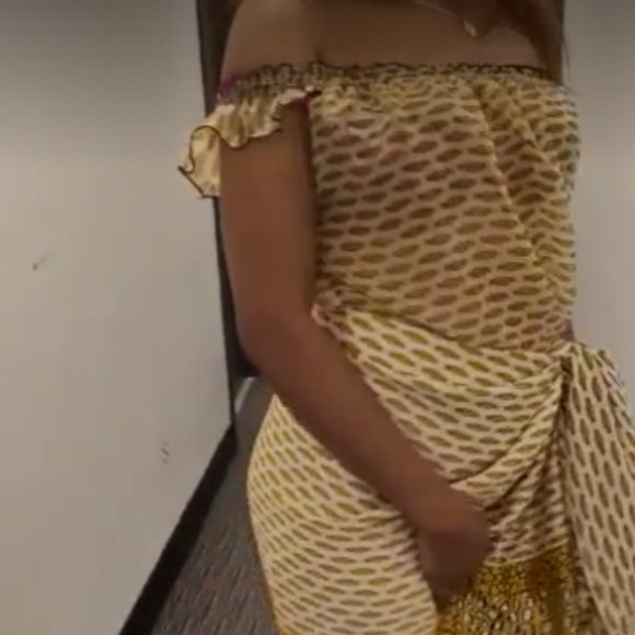 Local African dress - Picture 5 of 6